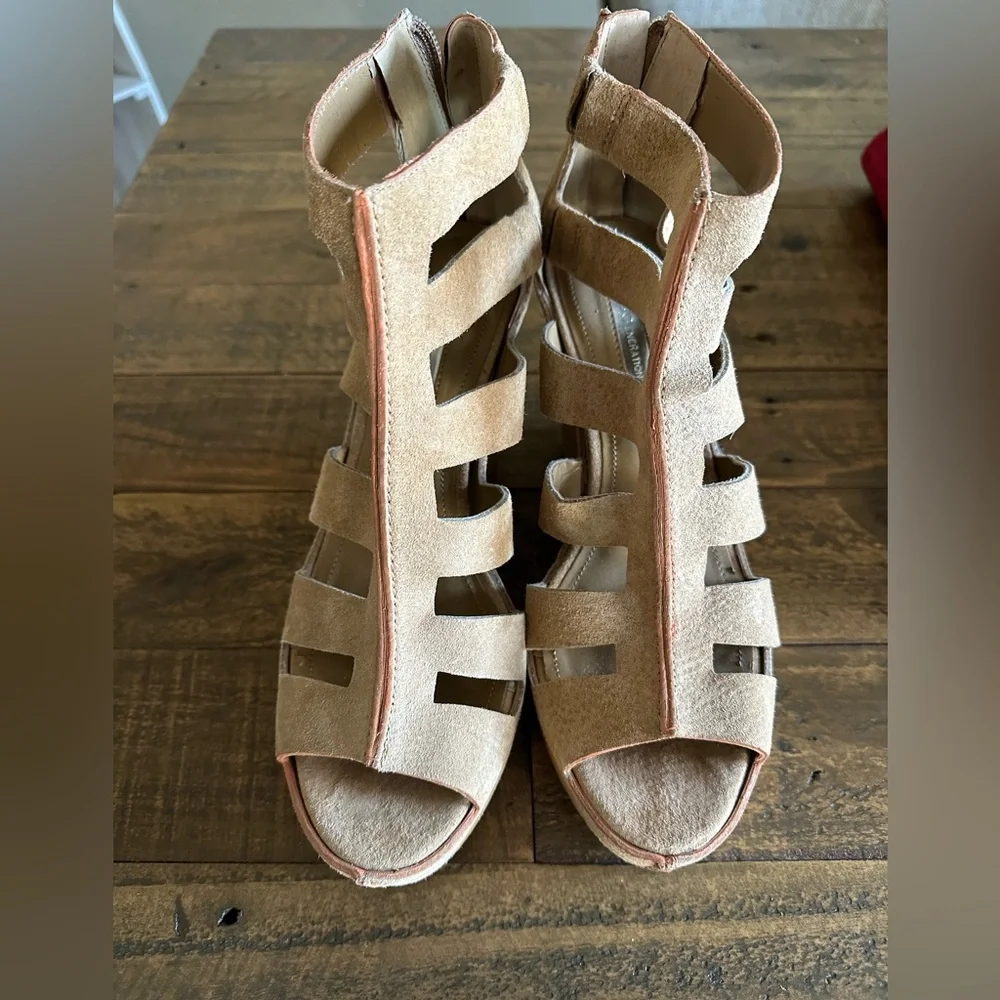 BCBGeneration Torrez Wedge‎ Sandals - Size 8.5